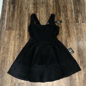 NWT! LULUs Black Skater Dress - Large